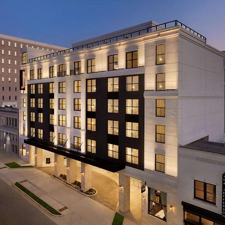 106 Jefferson Huntsville, Curio Collection By Hilton Bagian luar foto