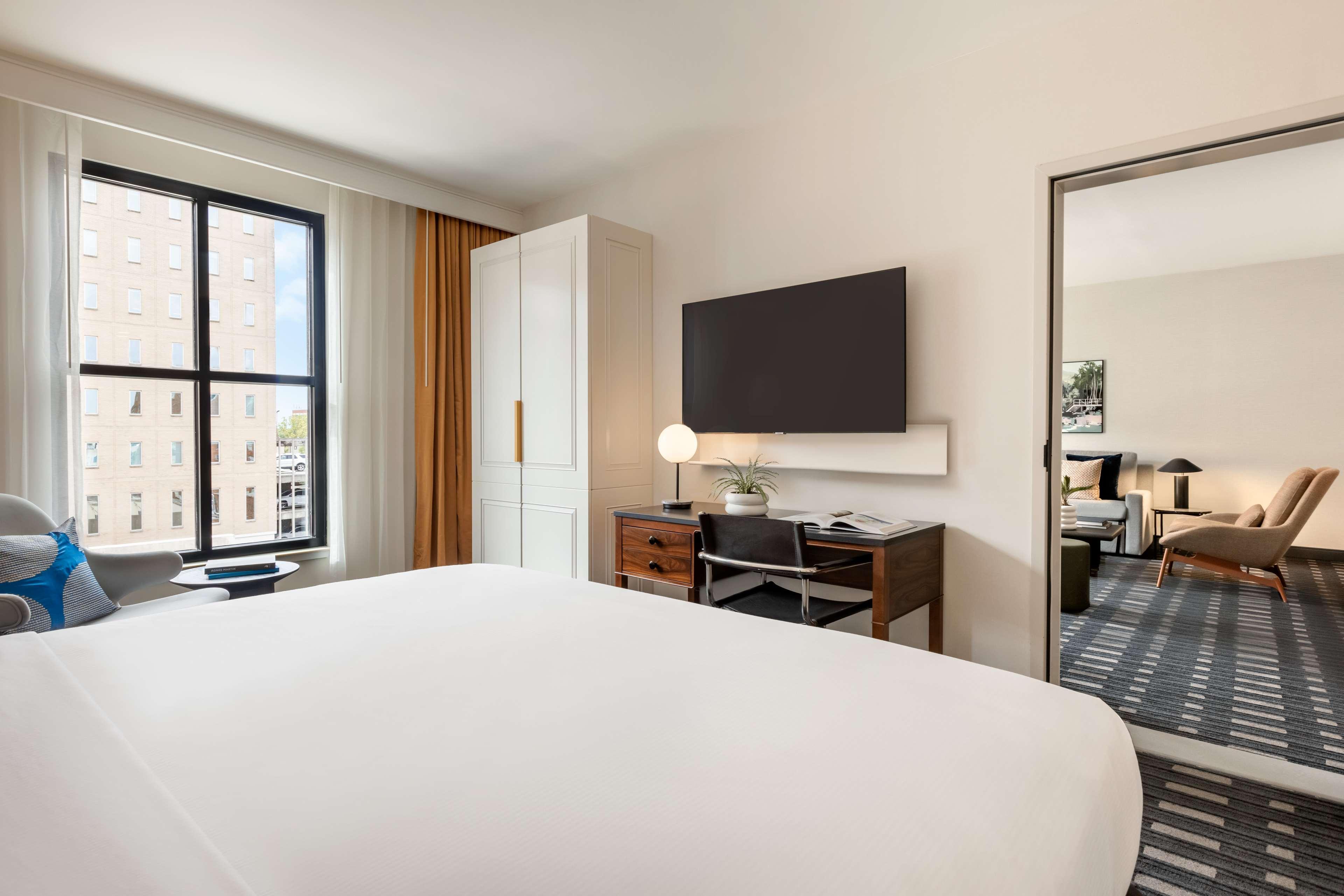 106 Jefferson Huntsville, Curio Collection By Hilton Bagian luar foto