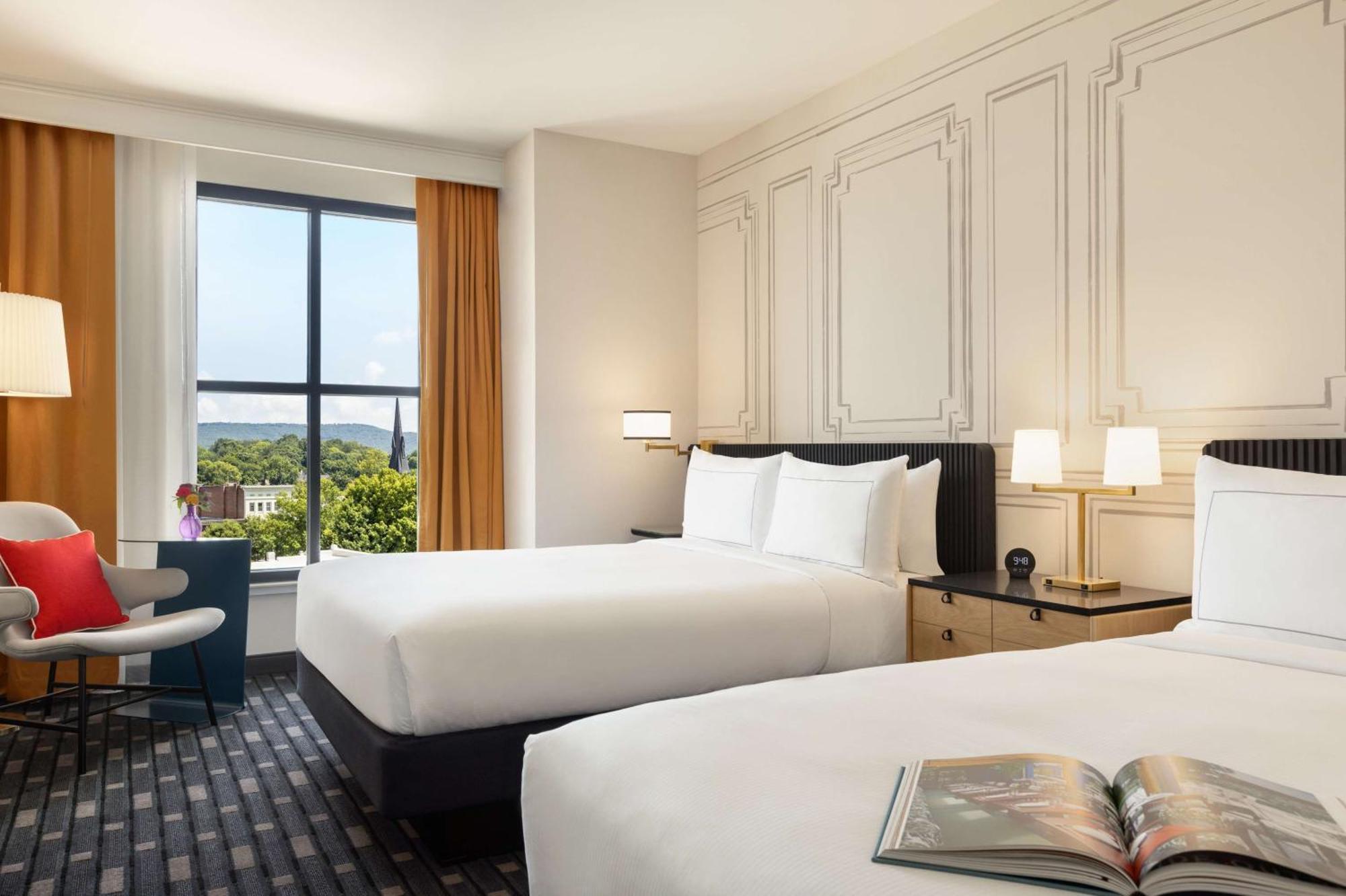 106 Jefferson Huntsville, Curio Collection By Hilton Bagian luar foto