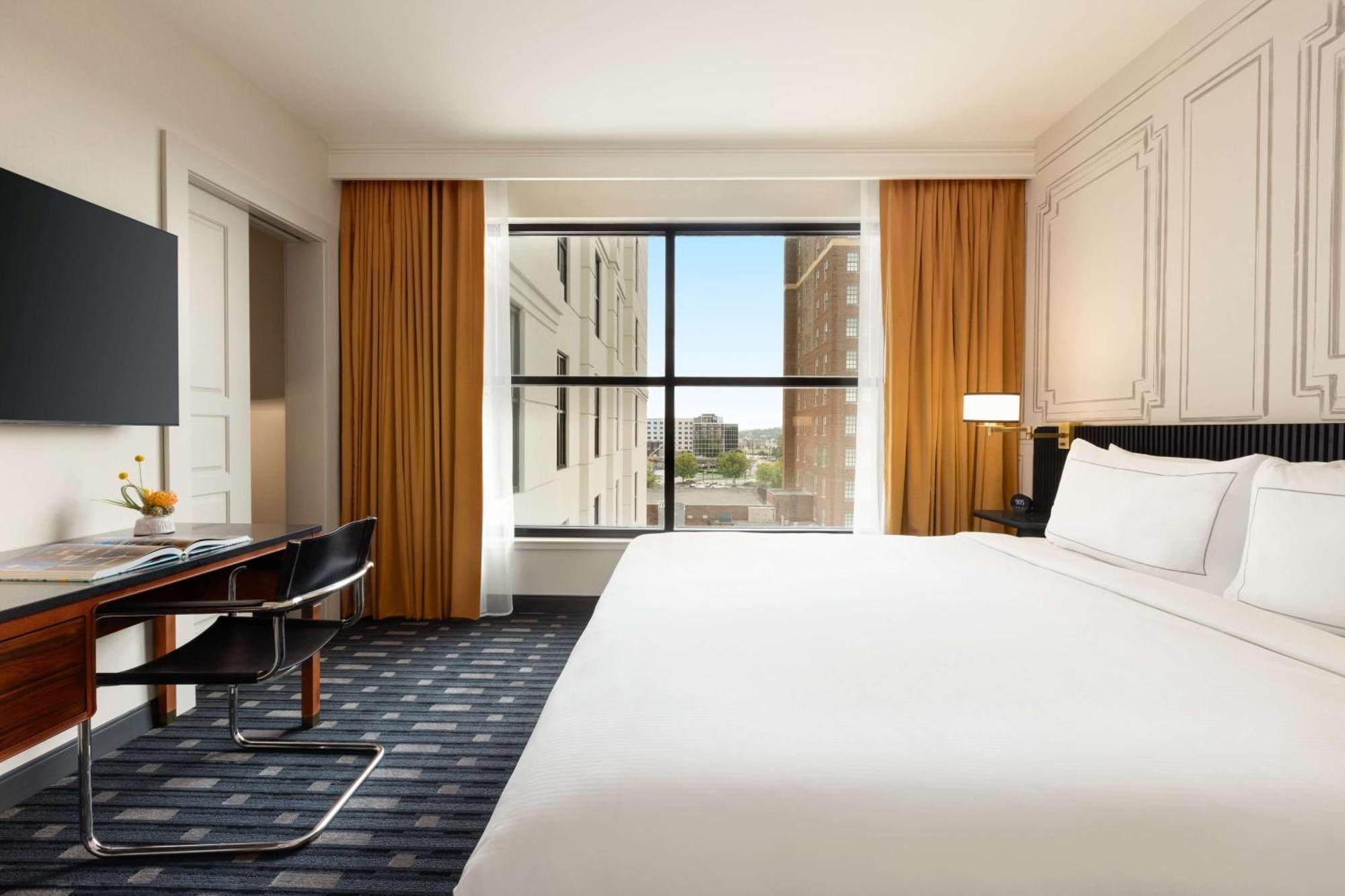 106 Jefferson Huntsville, Curio Collection By Hilton Bagian luar foto