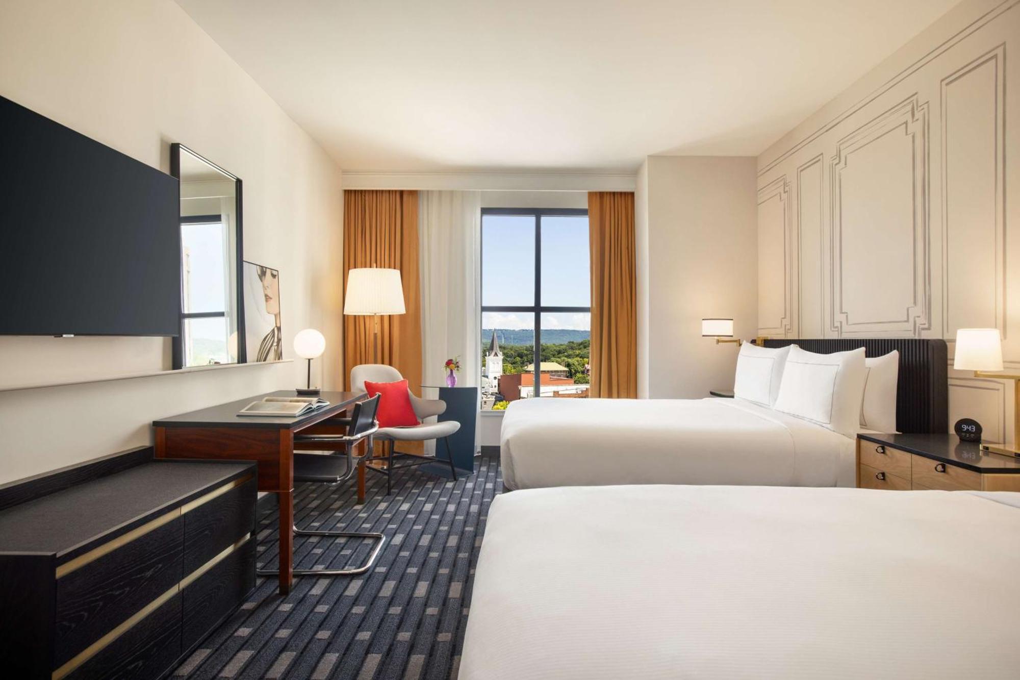 106 Jefferson Huntsville, Curio Collection By Hilton Bagian luar foto