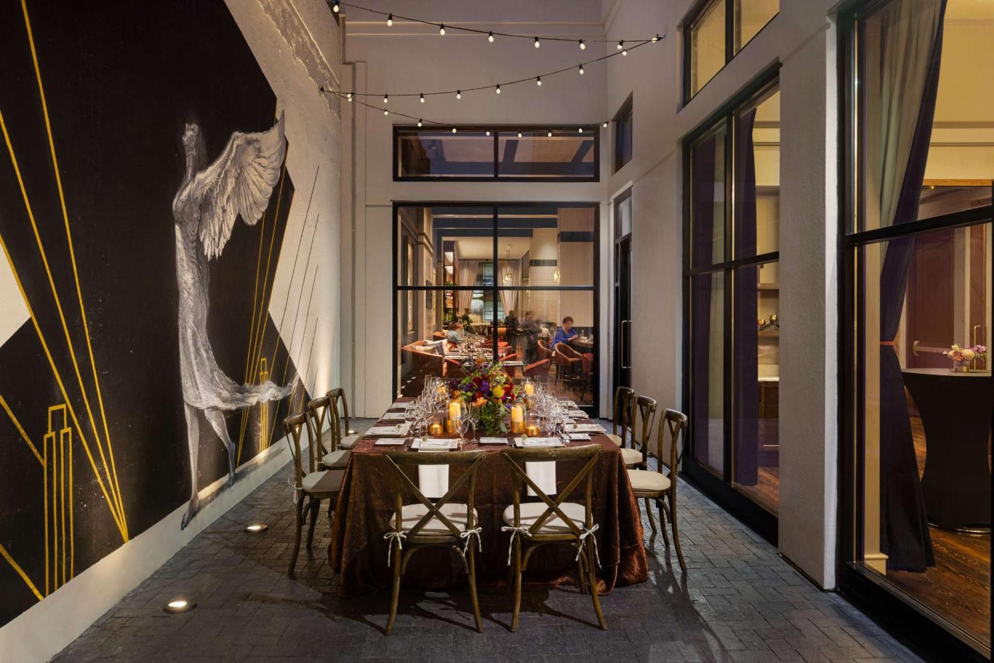 106 Jefferson Huntsville, Curio Collection By Hilton Bagian luar foto